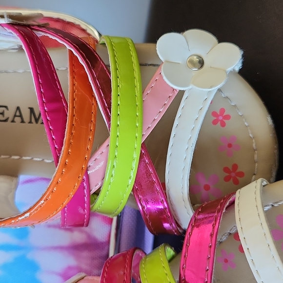 $2 Toddler sandals with purchase, sz 7 - Picture 5 of 6